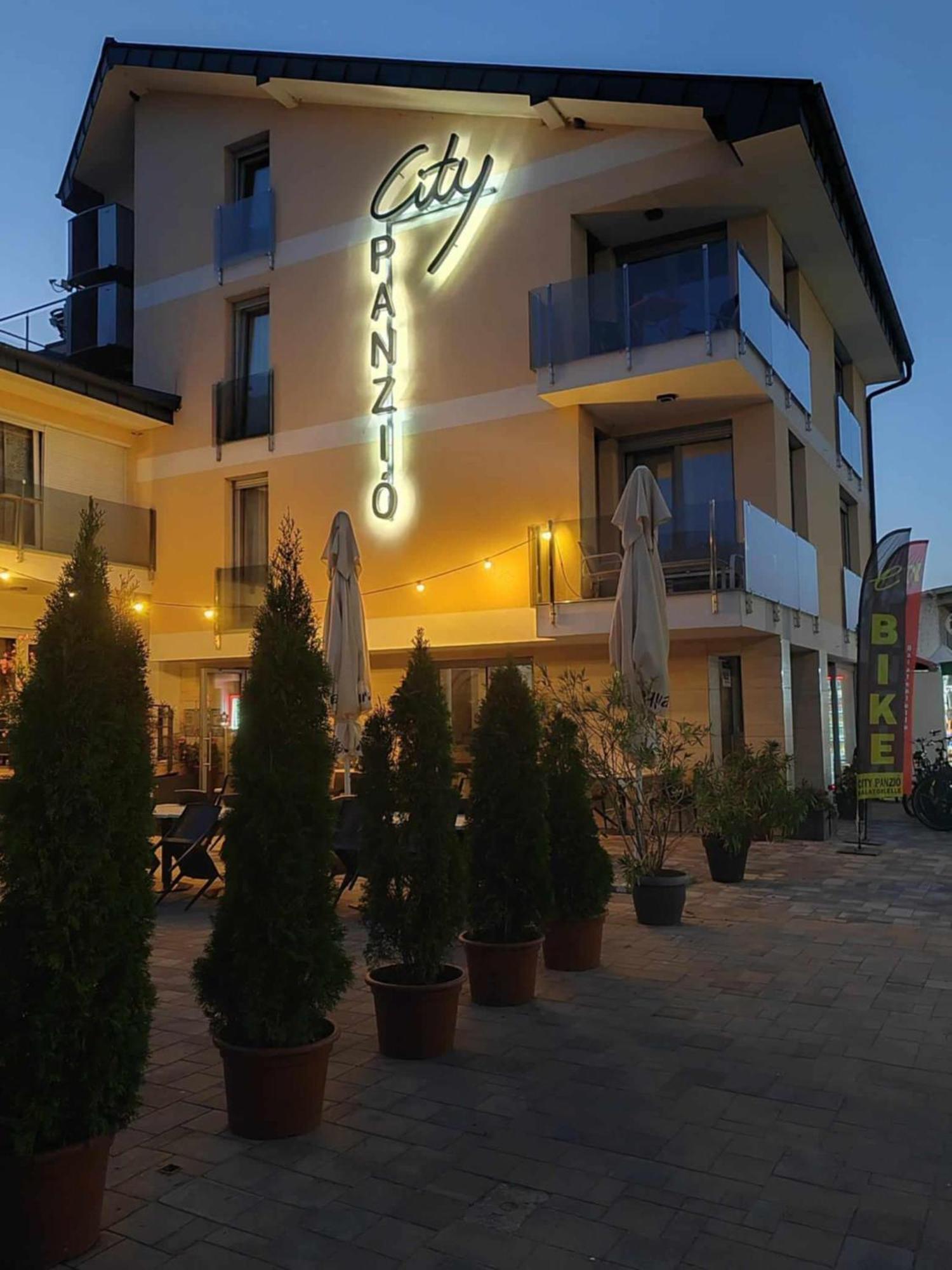 City panzió Balatonlelle Exterior foto
